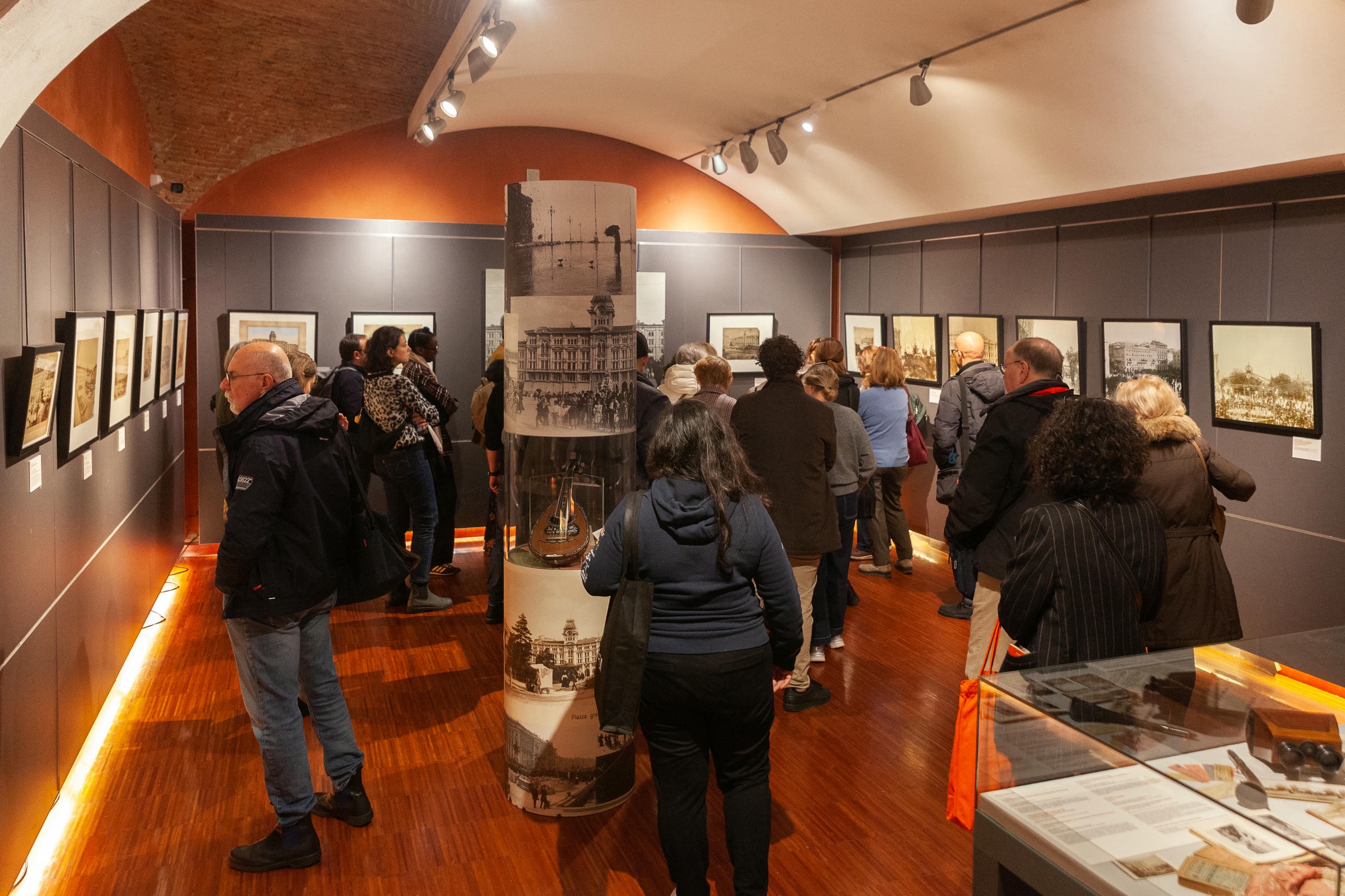 Tracce Di Parole Exhibit Around 17