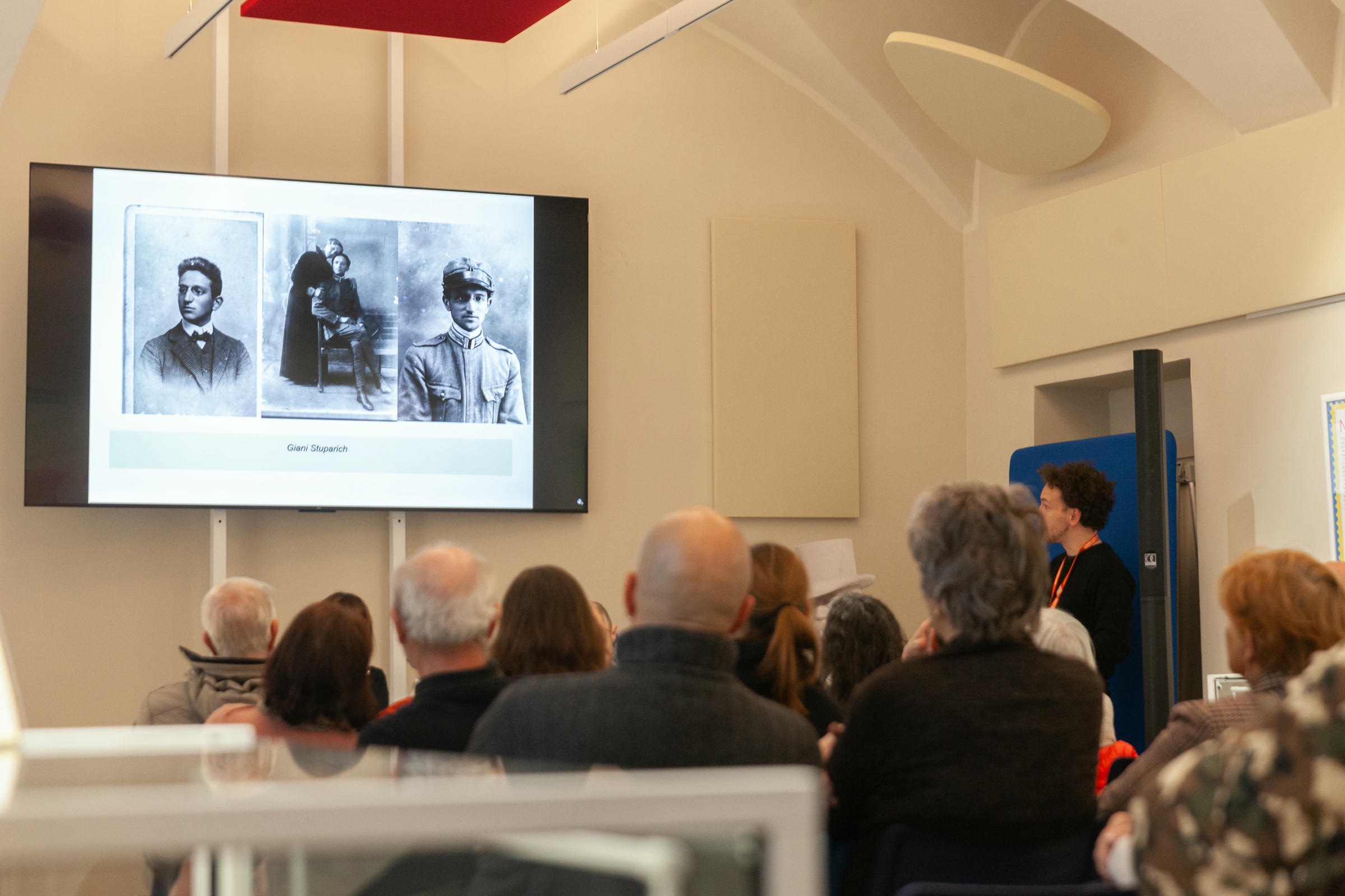 Tracce Di Parole Exhibit Around 40