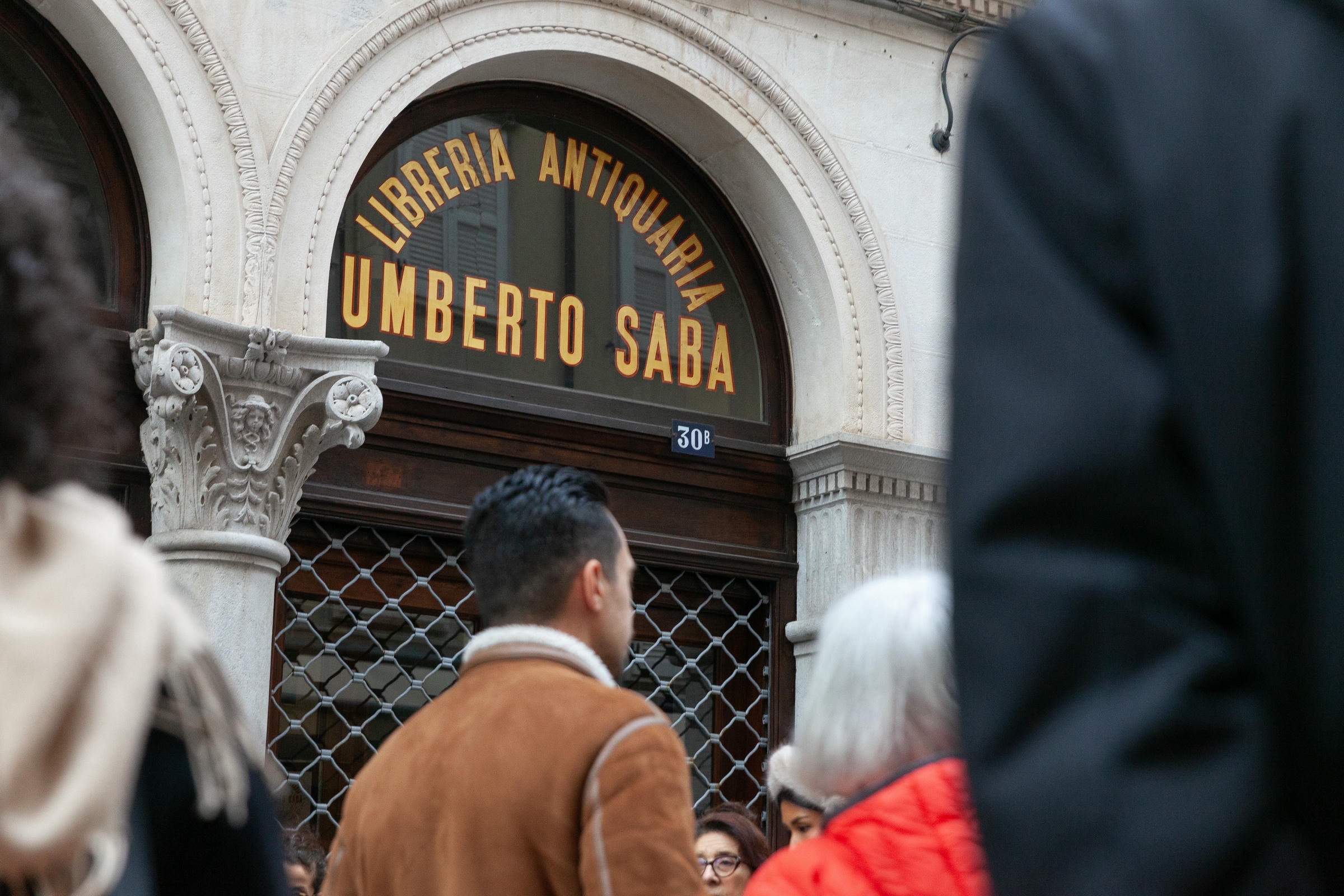 Tracce Di Parole Exhibit Around 64